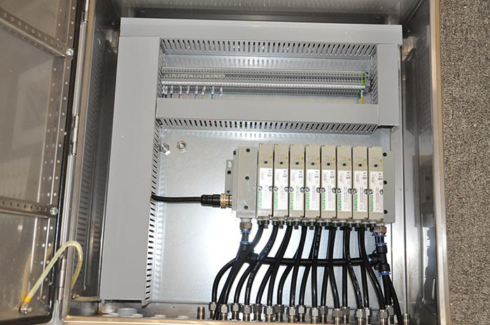 Valve island control box