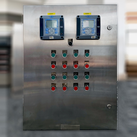 Pneumatic valve control cabinet for filters in the chemical industry with online monitoring instruments