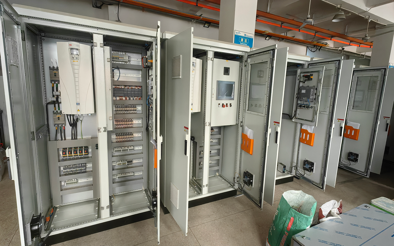 Overall control cabinet